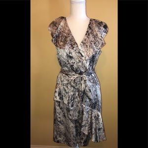 💙🤍VINCE CAMUTO Sleeveless Animal Print Dress